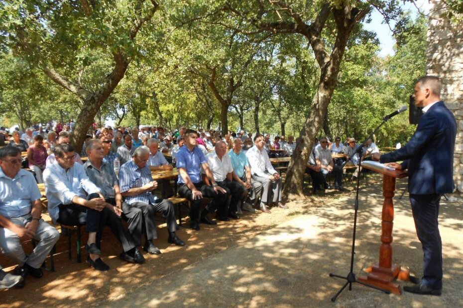 Župan Valter Flego govori na susretu na Vrbanovici (M. RIMANIĆ)