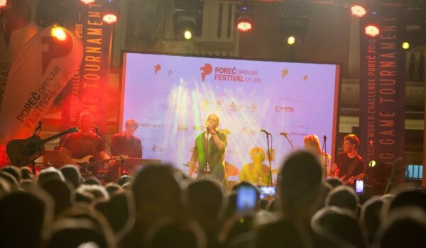 Tony Cetinski fantastičnim nastupom zaključio prvo izdanje festivala Poreč Open Air