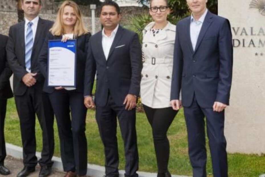 Predstavnici Valamar Riviere s predstavnicima tvrtke TÜV Croatia