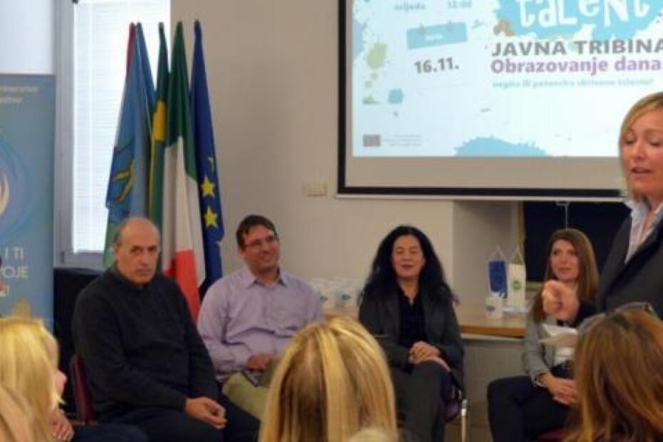 Panel diskusiju vodila je Helga Može Glavan (Neven LAZAREVIĆ)