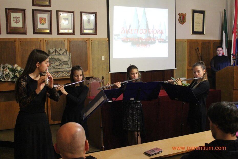 Kvartet flauta Umjetničke škole Poreč u sastavu Eleonora Duka, Tiziana Brčić, Anči Mirjanić i Mia Janko