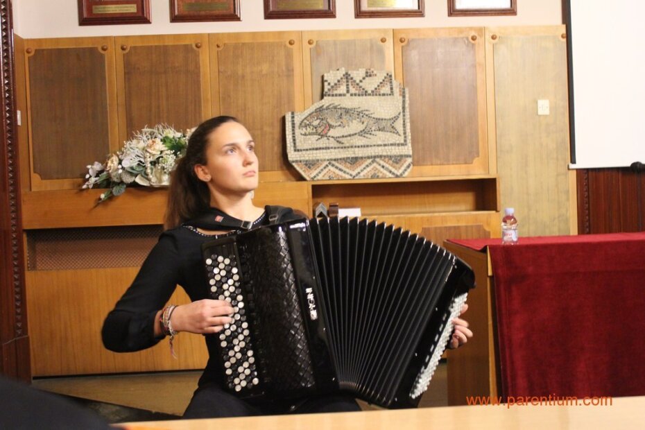 Kiara Janko, učenica 6. razreda harmonike i 4. razreda suvremenog plesa Umjetničke škole Poreč, dobitnica brojnih državnih i međunarodnih nagrada i Oskara znanja