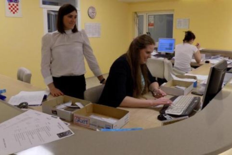 Adaptiran ulazni hol i recepcija (G. ČALIĆ ŠVERKO)