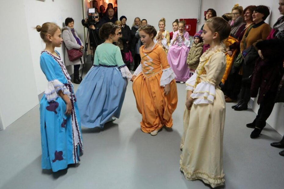 Barokni ples izvele su mlade Giostrantice (Darko VEKIĆ)