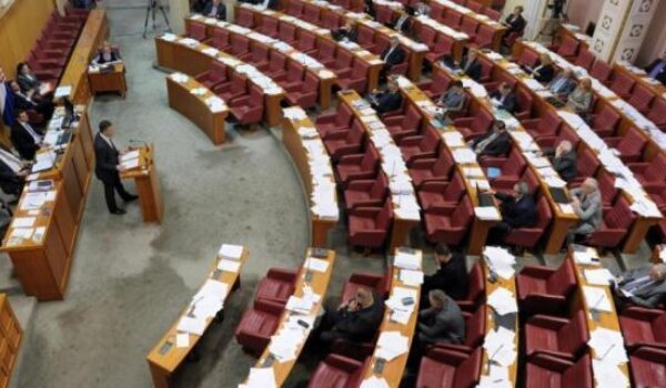 Liberalne demokracije su pred raspadom?
