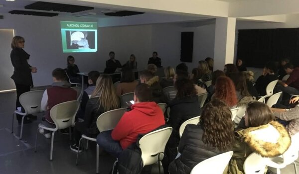 Sa tribine 'Alkohol i rizici opijanja'