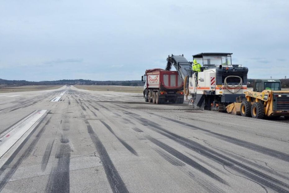 Hladno vrijeme za sada nije prepreka radovima (Neven LAZAREVIĆ)