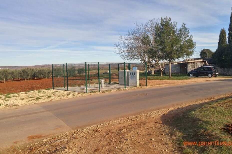 Trasa biciklističke staze Parenzana i crpna stanica - pogled sa južne  strane