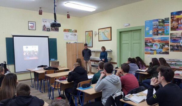 Suradnja gimnazijskih i agrotehničarskih programa SŠ Mate Balote