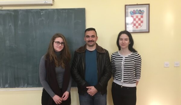Učenice SŠ Mate Balote osvojile prvo mjesto na Županijskom natjecanju iz povijesti
