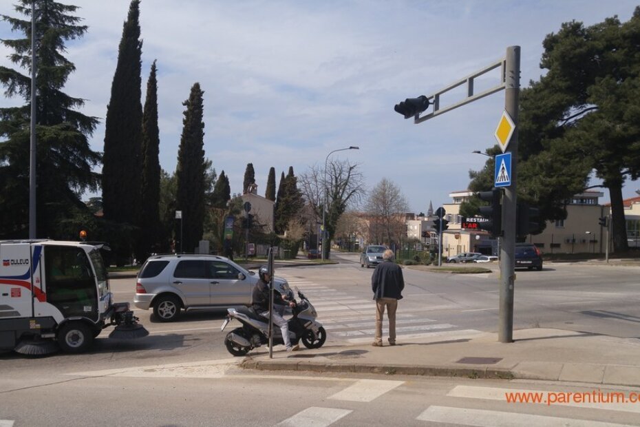 Crveno svjetlo na pješačkom prijelazu ne radi već dvije godine, kaže naš čitatelj