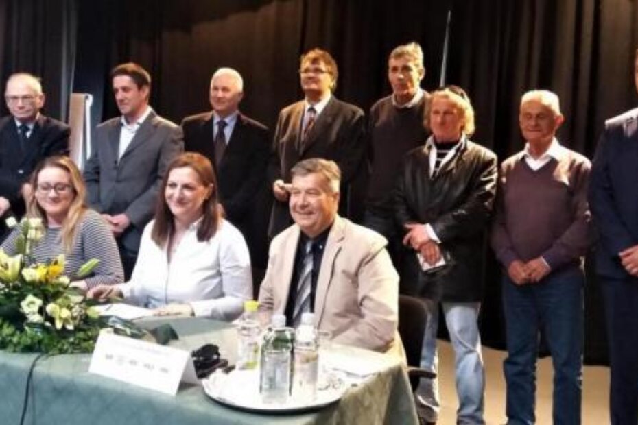 Svi članovi koalicije zajedno i Dolores Ghersinich u sredini (T. KOCIJANČIĆ)