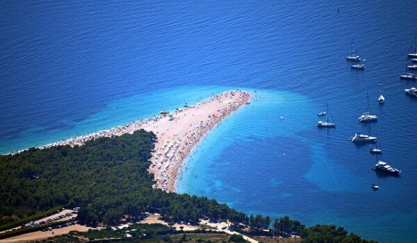 Plaža Zlatni rat na Bolu je samo kap u moru neriješenih i otvorenih pitanja pomorskog dobra