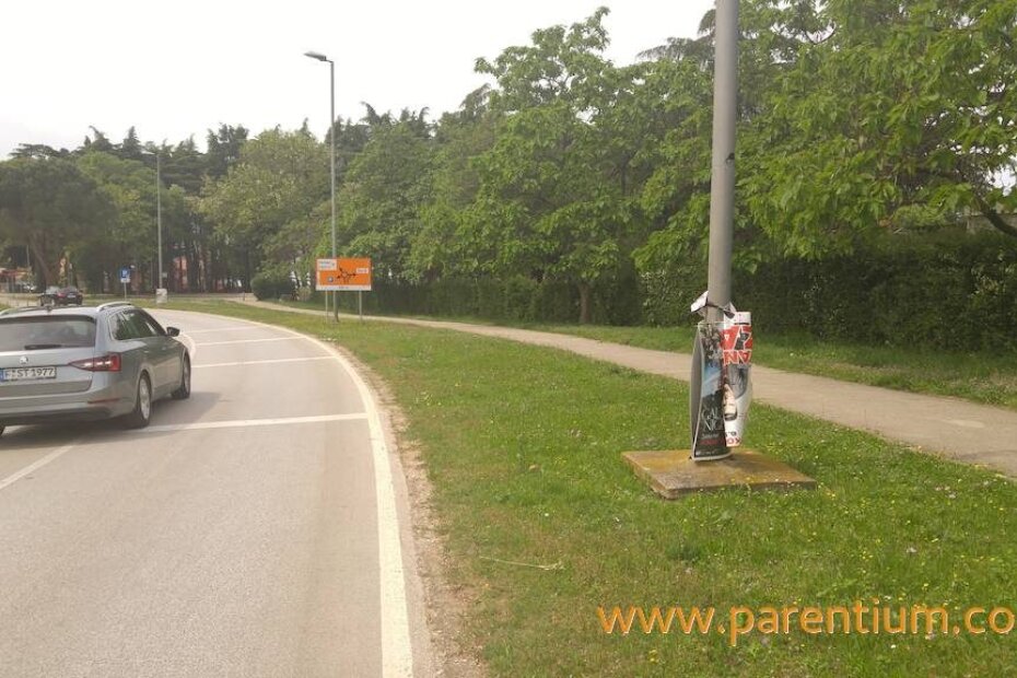 Plakati nisu uklonjeni ni tjednima nakon završetka manifestacije