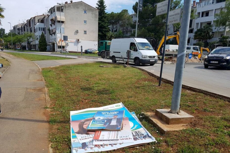 Plakati snimljeni na Čimižinu nekoliko dana nakon završetka lokalnih izbora