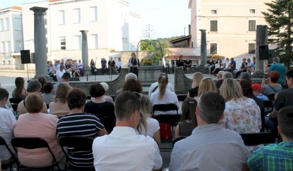 24. Verši na šterni iznjedrili zbirku 57 autora