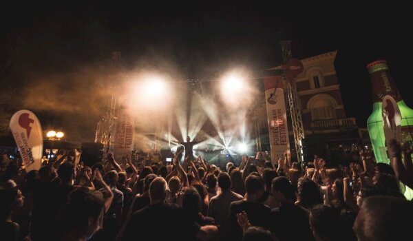 Vatra i Pavel rasplesali porečku rivu i otvorili ovogodišnji Poreč Open Air Festival