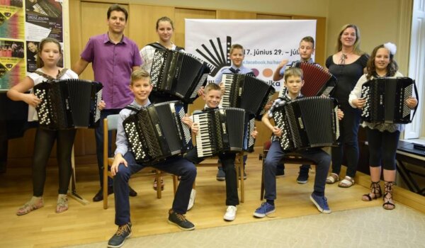 Porečki harmonikaši uspješni na međunarodnom festivalu harmonike u Packu, Mađarska