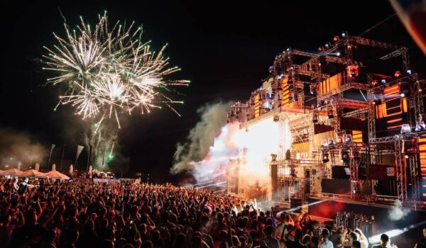 Na Peškeri počela izgradnja pozornice za MTV Summerblast