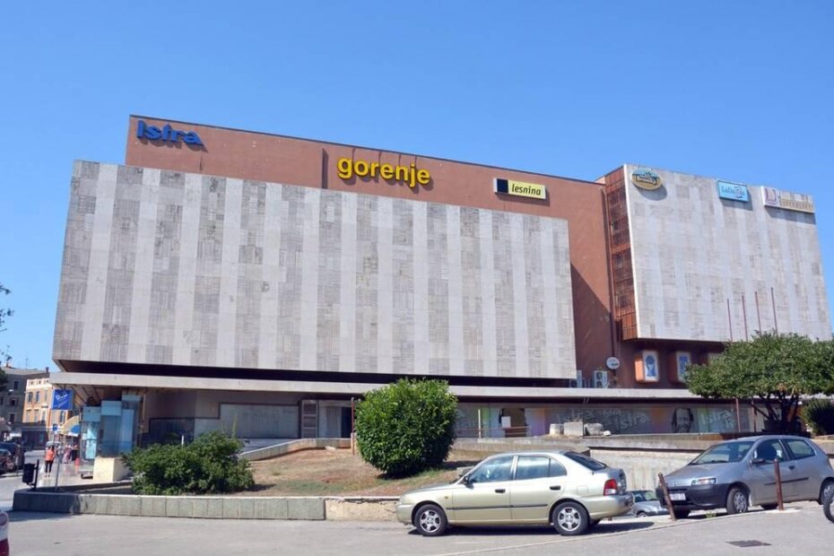 Zgrada robne kuće na vrlo je atraktivnoj poziciji (N. LAZAREVIĆ)