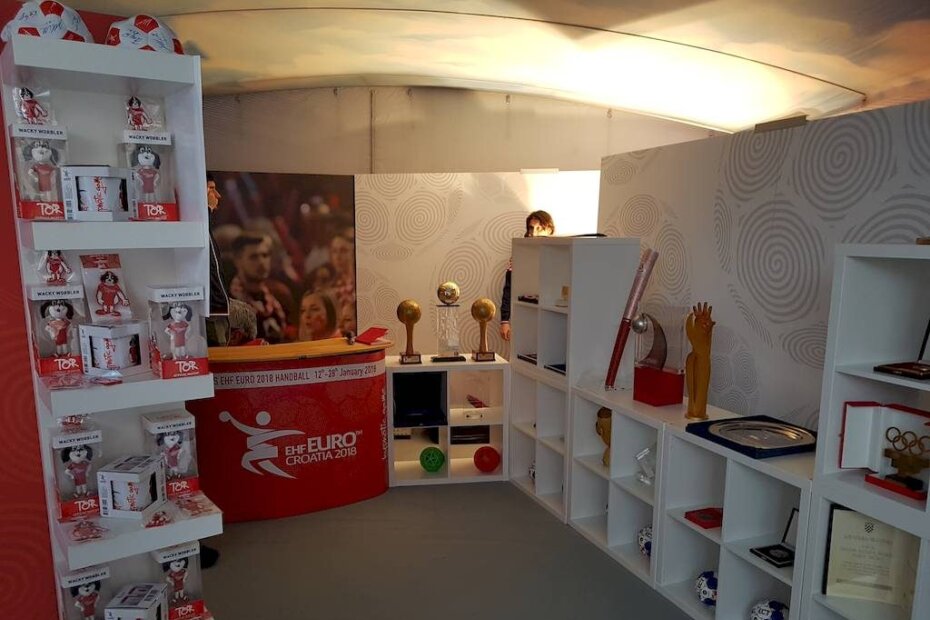 Postav Pop-up muzeja na Trgu slobode u Poreču