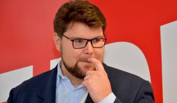 Vlada odbila prijedlog SDP-a da se zakonom spriječi ovrhe cijele plaće