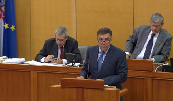 Demetlika: Vlada bi trebala razmotriti mogućnost uvođenja asimetrične decentralizacije