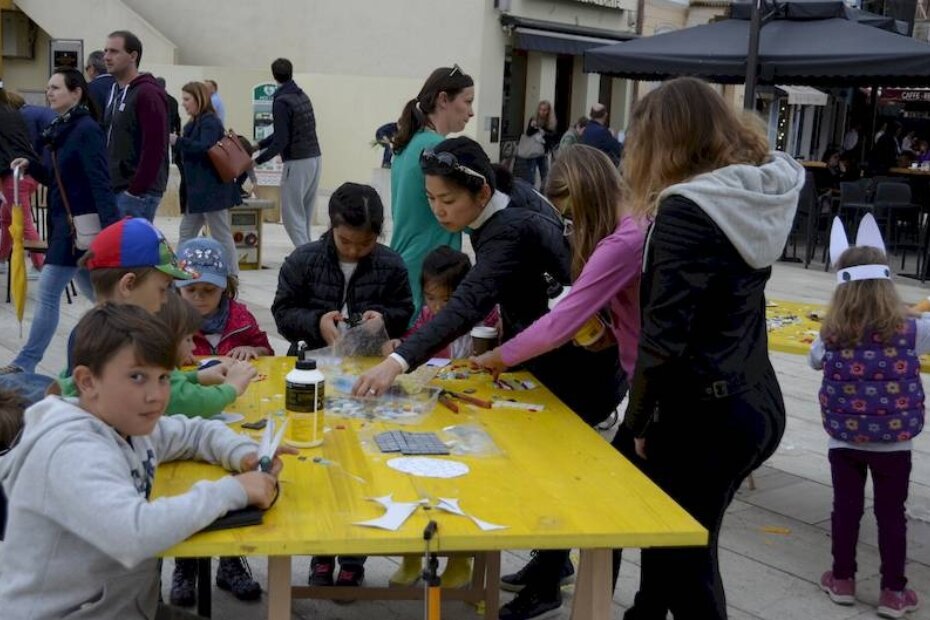 Uskršnja radionica mozaika za djecu na Trgu slobode u Poreču