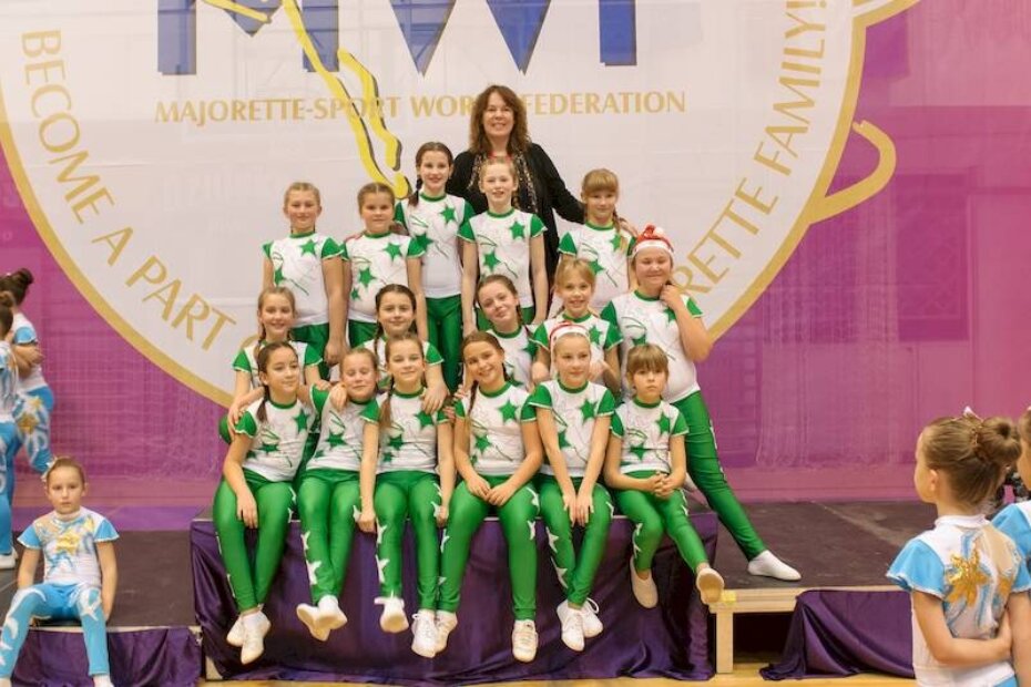 Mažoretkinje Višnjan (kadetkinje)