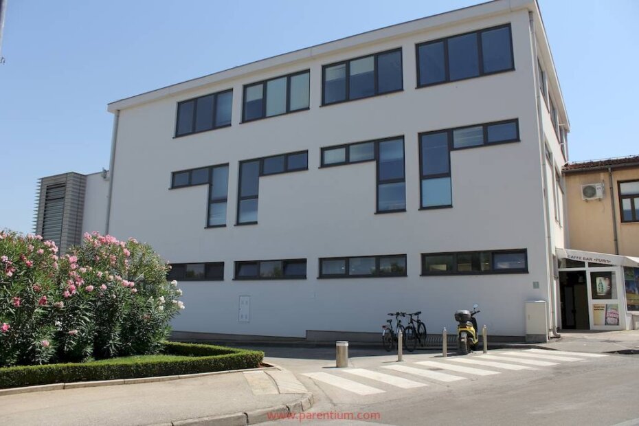 Upravna zgrada gradskog komunalnog poduzeća Usluga d.o.o. Poreč