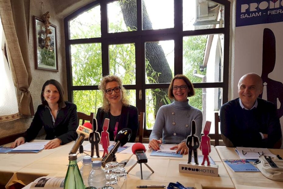 Nataša Ravnić Gašparini, Ivana Štiković, Nadia Štifanić Dobrilović i Nenad Velenik  na pressici u Istarskoj konobi