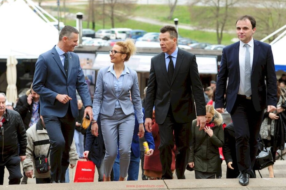 Valter Flego, Ivana Štiković, Franko Štiković i Loris Peršurič na otvorenju 33. Promohotela