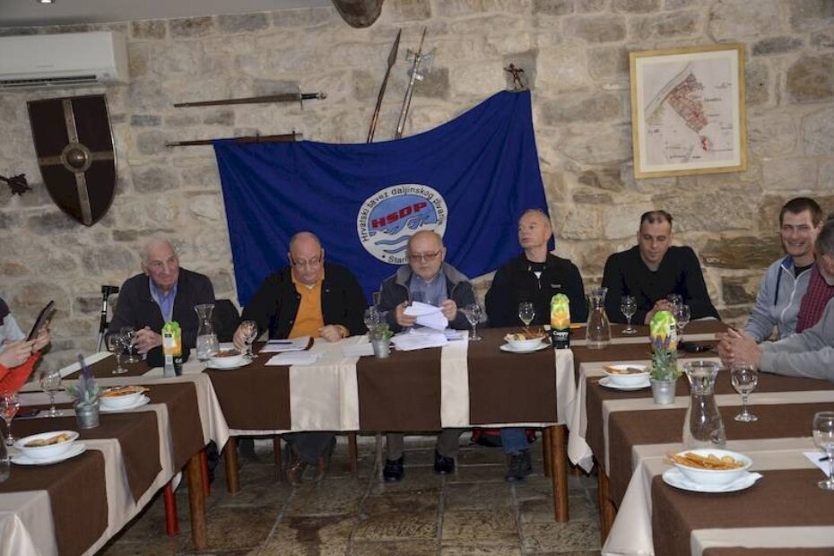 Sa skupštine Hrvatskog saveza daljinskog plivanja u Omišu