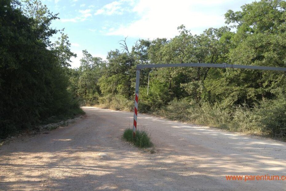 Nekadašnja visinska rampa na cesti Kukci-Cancini nije spriječila prolazak teških vozila