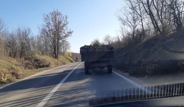 Savjeti za sigurno sudjelovanje traktora u prometu