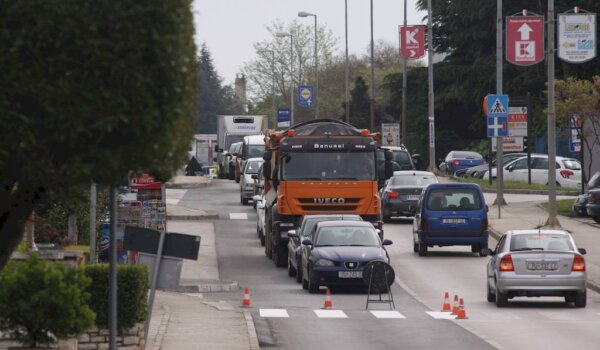 Započela obnova vodoravne prometne signalizacije, oprez u prometu!