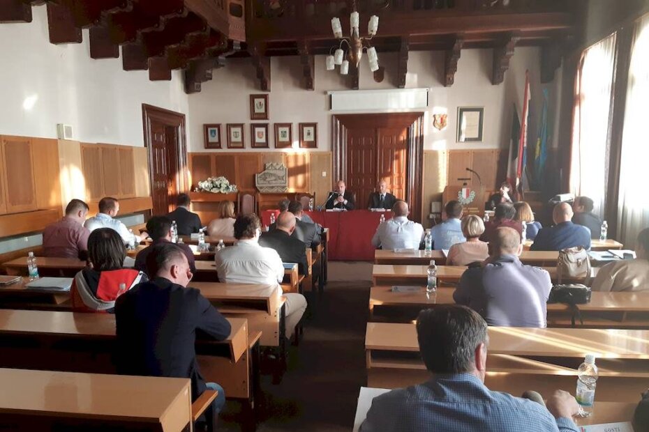 Predsjednik Jakus nekoliko trenutaka prije raspuštanja 9. sjednice Gradskog vijeća Grada Poreča