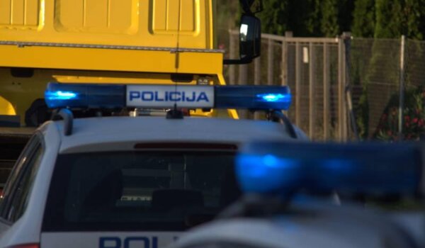 Praznički dani su pred nama pa policija savjetuje sudionike u prometu