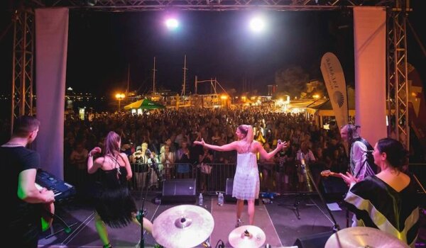Abba Real Tribute Bend na porečku rivu donio besmrtne hitove