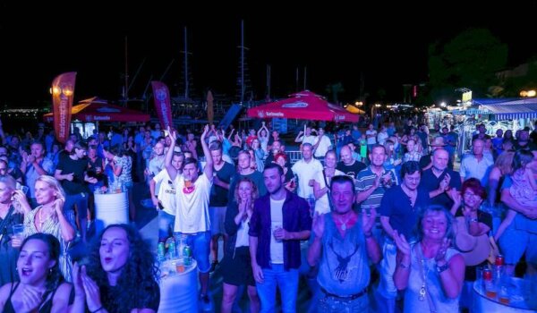 Soul i funk James Brown Tribute Banda na porečkoj rivi