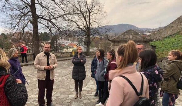Učenice 4. razreda agrotehničara SŠ Mate Balote u Travniku