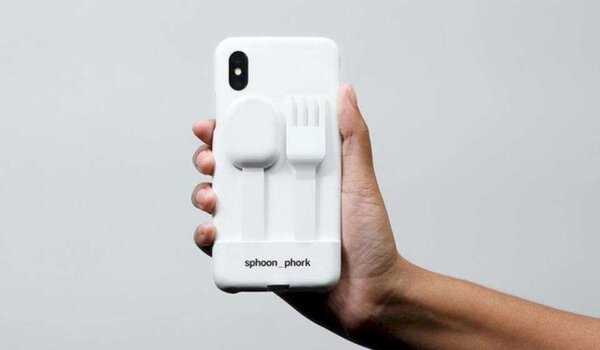 Za one koji imaju sve: navlaka koja pretvara mobitel u pribor za jelo