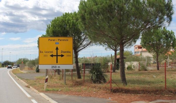 U Žbandaju ukradeno više od stotinu vreća ljepila za keramiku