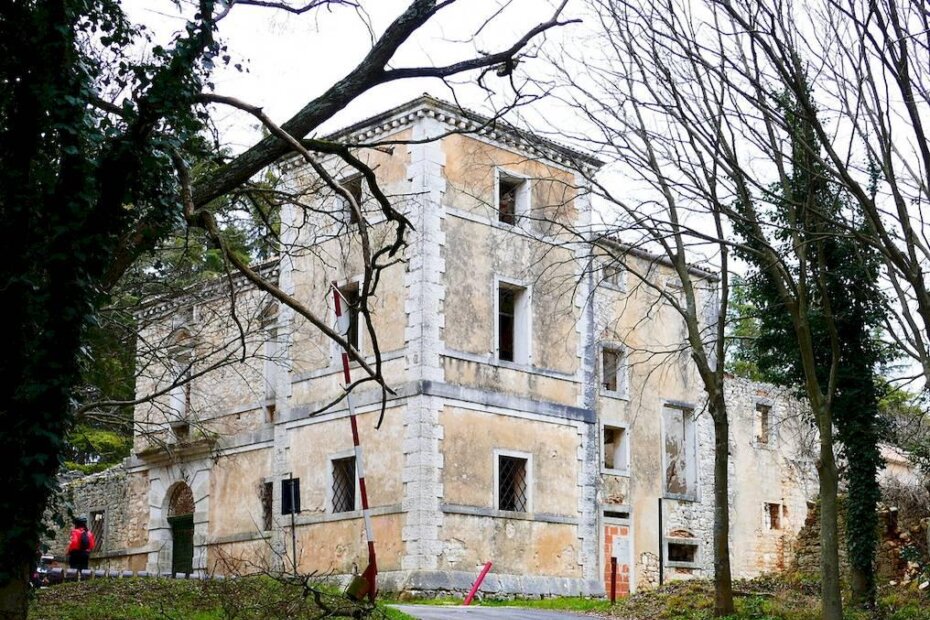 Urušeni samostan svetog Mihovila