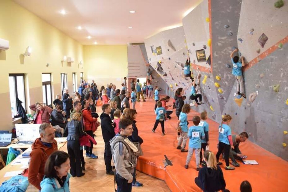 Stijena puna penjača