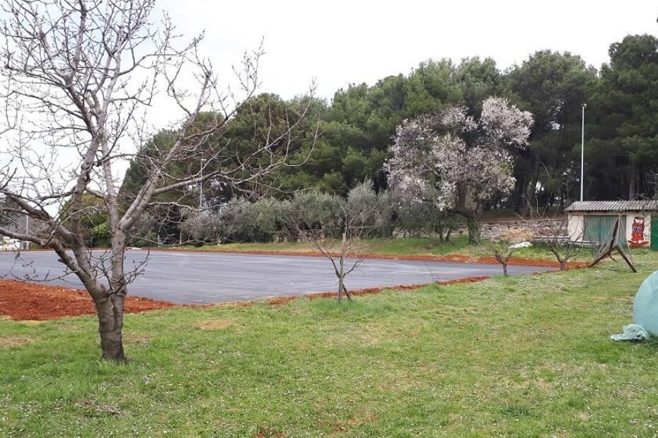 Igralište, Srednja škola Mate Balote u Poreču