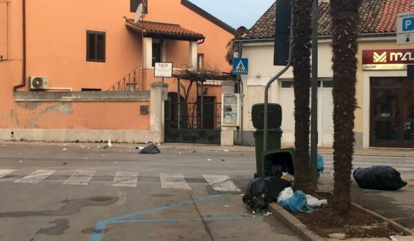 Smeće po gradu i okolici: Jedni bacaju, drugi negoduju