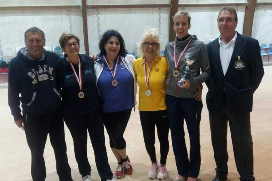 S lijeva: Marino Alessio (povjerenik natjecanja), Petrina Stipanović, Tanja Arsenić, Rozeana Devjak, Nives Jelovica i Kazimir Luk (sudac)