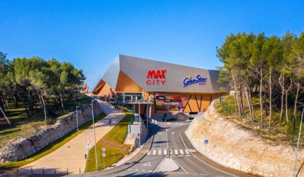 Nova regulacija parkiranja kod centra MAX City u Puli - prva tri sata besplatna