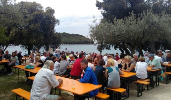 Proslava Praznika rada u Vrsaru uz zabavu, igre i fažol